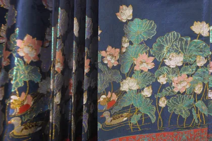 Chinese Traditional Horse Face Skirt with Lotus Embroidery