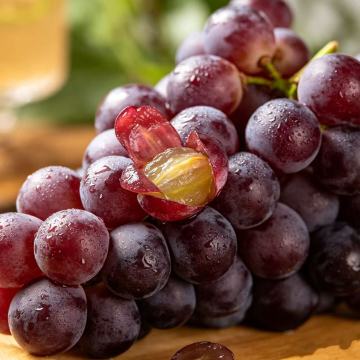 عنب المائدة الصحي الطازج الفاخر