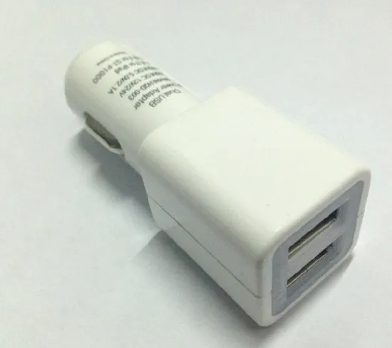 The Latest fashionable black 5V 2.1A USB Car Charger in Car