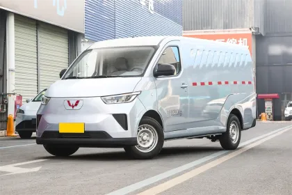 China Factory Supply: Wuling Automobile Wuling Yangguang 2024 Used Cars for Sale