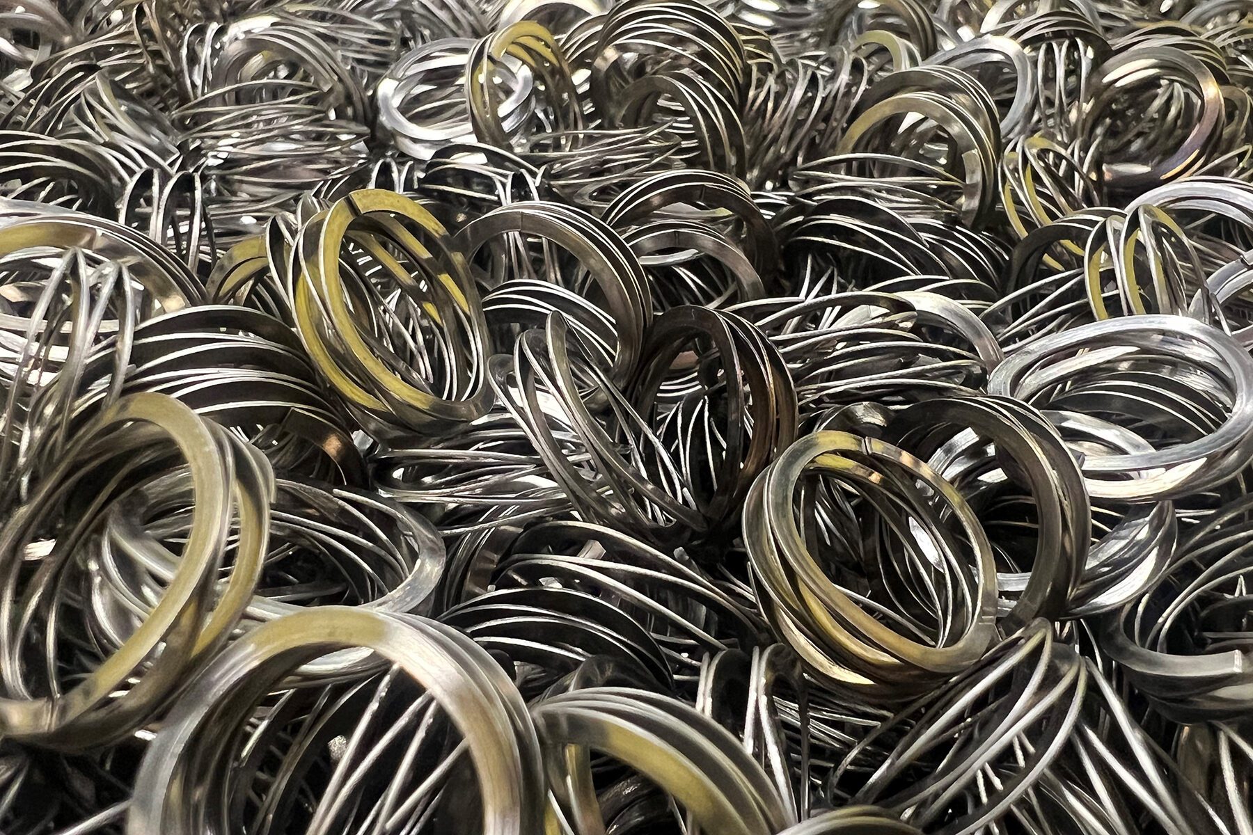 Wave_Springs_Bulk_1800_X_1200-1800x1200