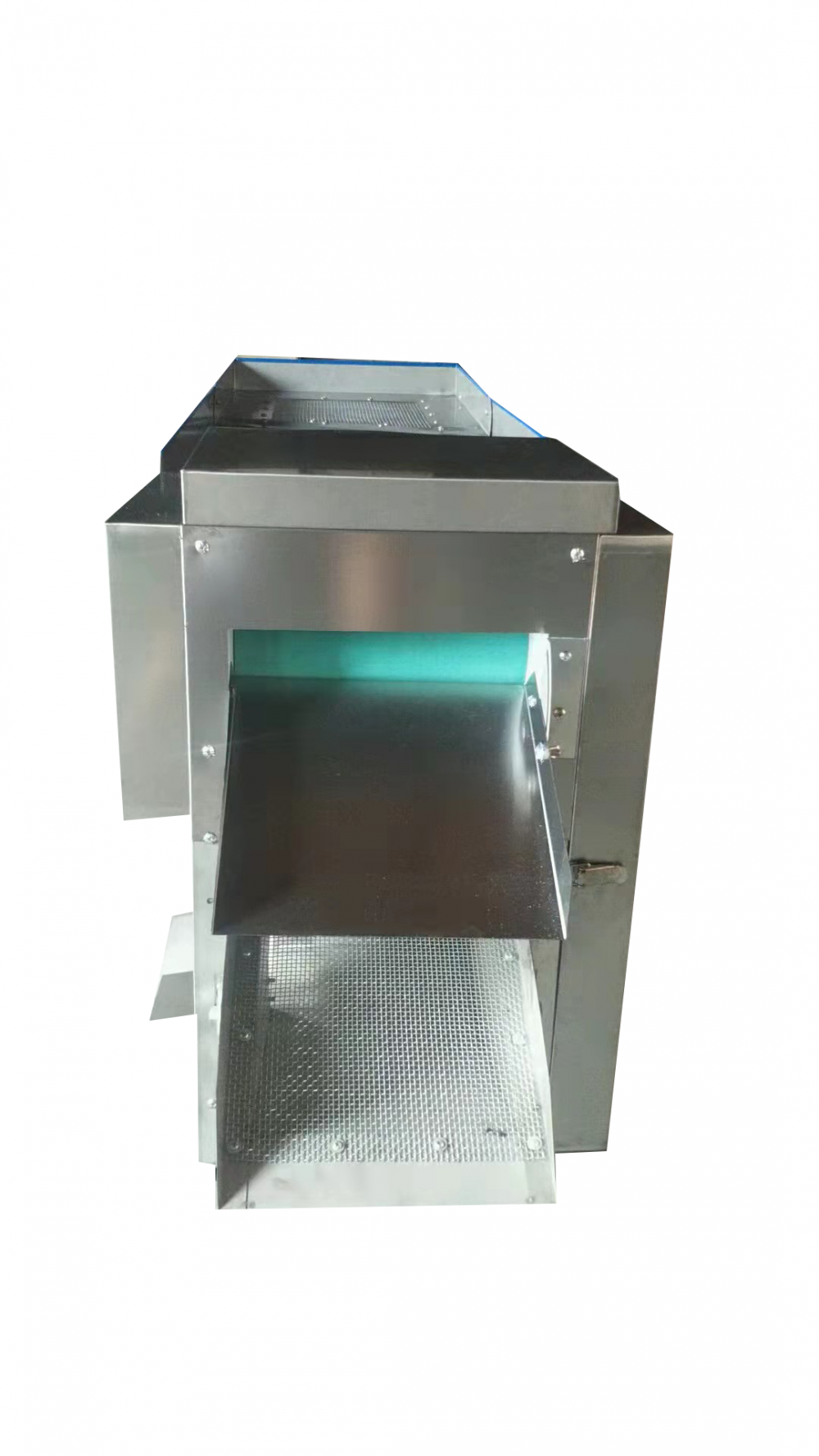 Chili Cutting With Separating Machine 2 Png