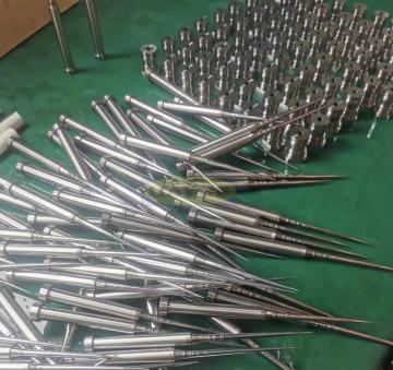 Mögelkomponenter Precision 1.3343 Kärnstiftbearbetning