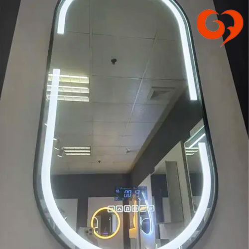 Specchio moderno touchscreen con illuminazione a LED