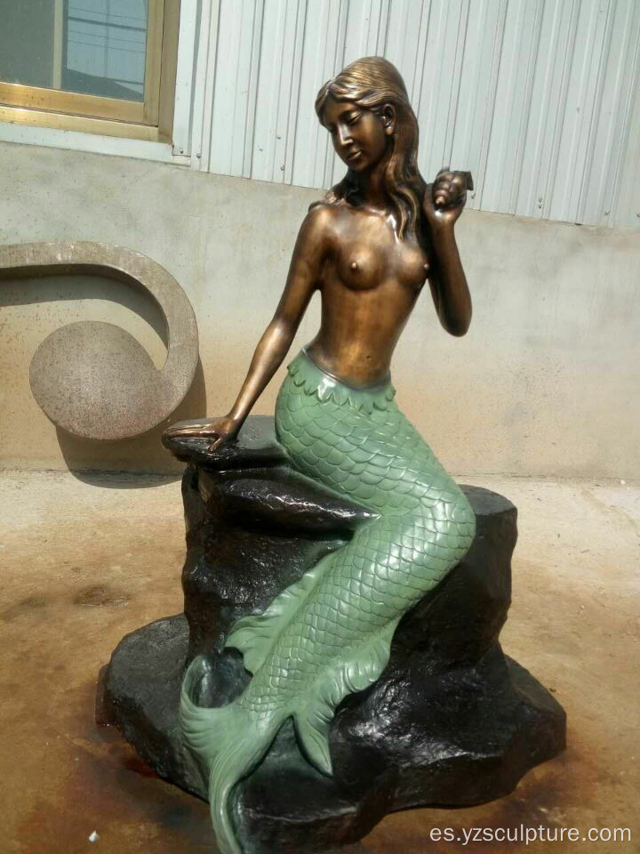 Vida estatua de sirena de bronce de tamaño para la decoración del jardín