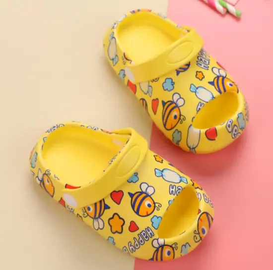 New Kids' Cartoon Home Slippers: Bee-themed Clogs with Toe Protection for Summer