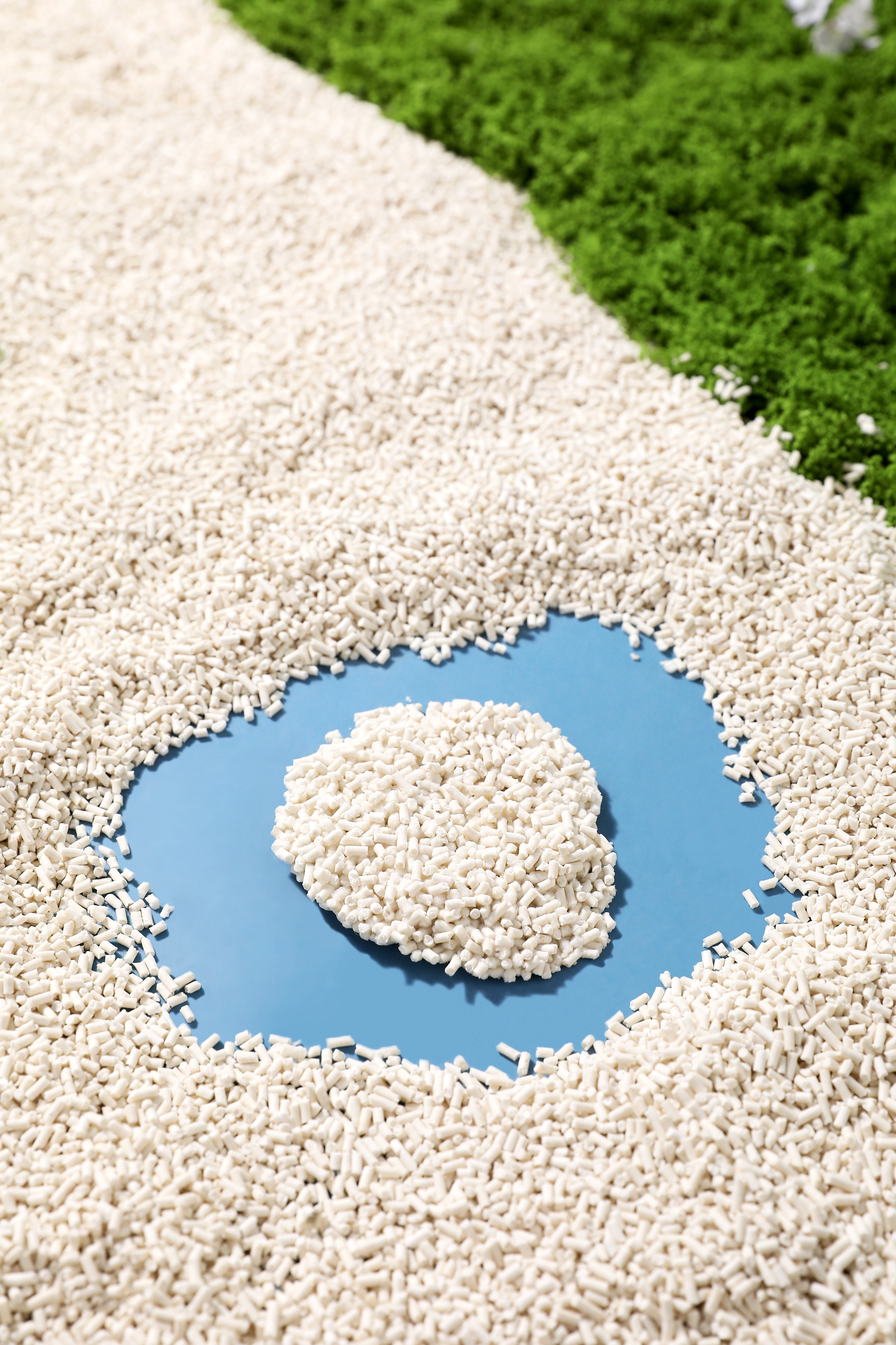 Short granule cat litter