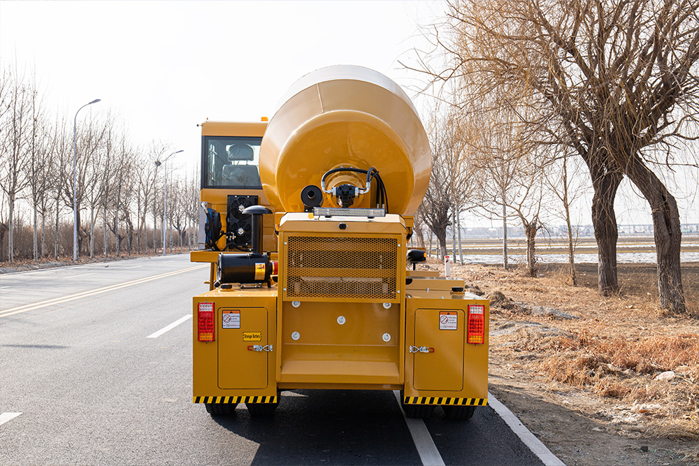 self-loading-concrete-mixer-rental