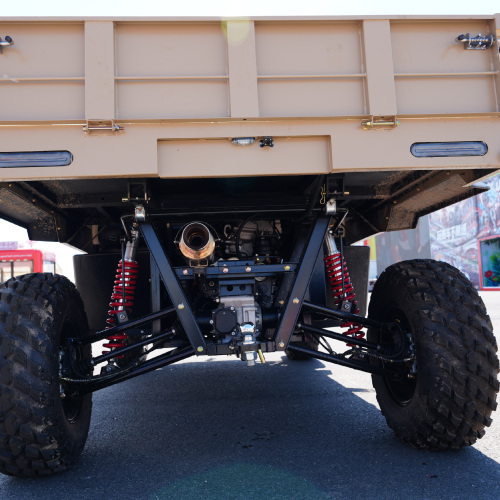 4 座越野车