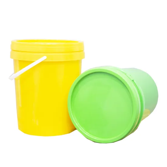 5 Gallon plastic bucket for paint with handle