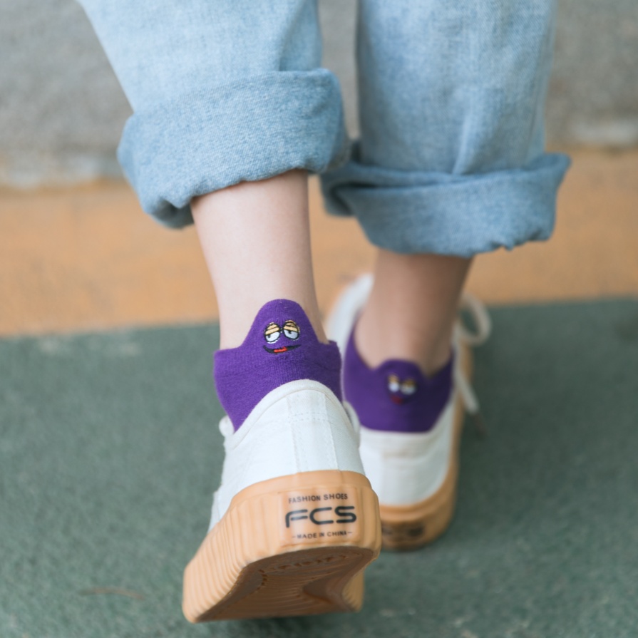 Kaibig -ibig na mga medyas ng bangka