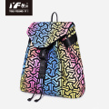 Bolsa de mochila geométrica em couro PU luminoso com cordão