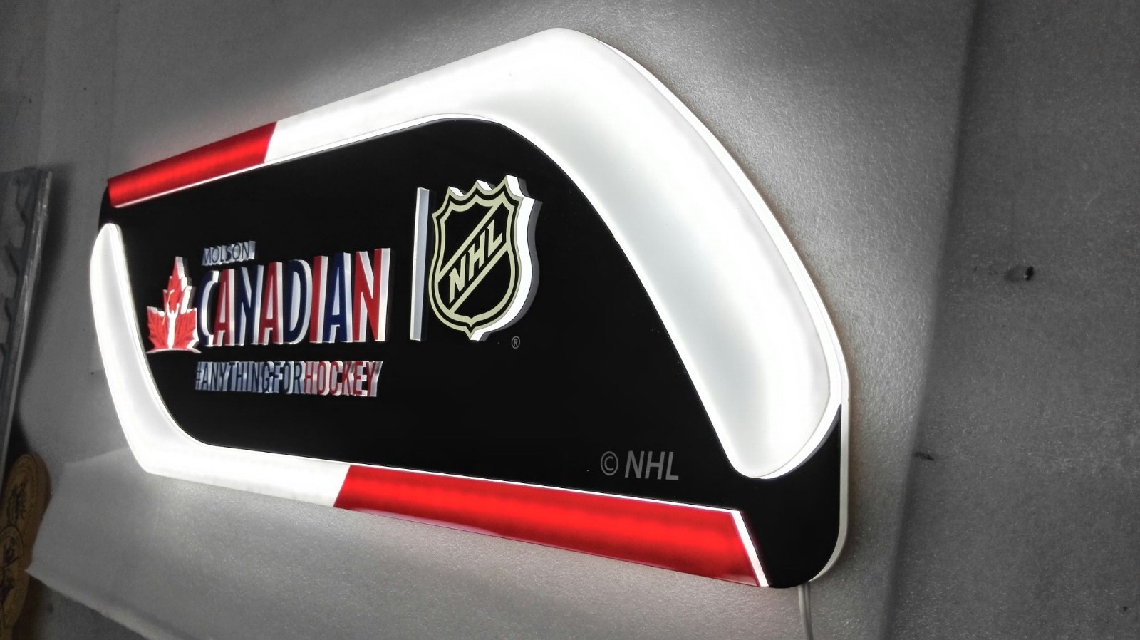 NHL team light sign