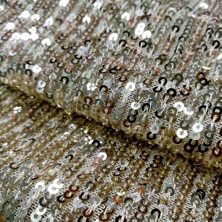 Tessuto in tulle con paillettes da 3 mm elasticizzato in oro a strisce da matrimonio