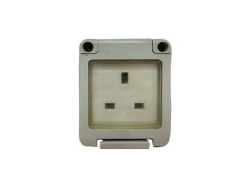 Single type waterproof socket