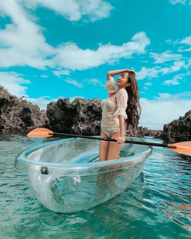 Hot Selling Plastic Clear Kayaks for 2 Person with Paddle and Cushion