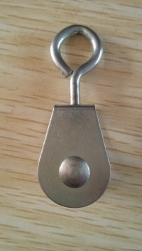 7/8" Swivel nylon rope pulley