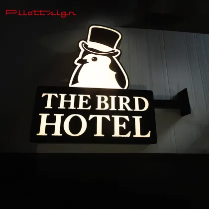 Three years warranty Hotels LOGO light box