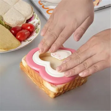 plastic Heart-Shaped Sandwich Maker Bread Mould Cutter