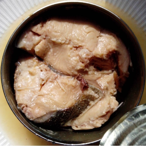 Saumon rose en conserve avec saumure avec et sans peau