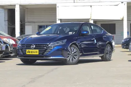 High Quality Factory Price Dongfeng Nissan Altima SUV in Stock