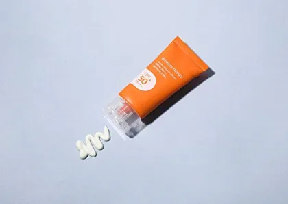 sample free hydrating spf50 invisible sunscreen lotion