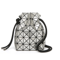 Kvinnors väska 2021 Ny Rhomboid Splicing med geometrisk hinkväska med en axelkroppsäck