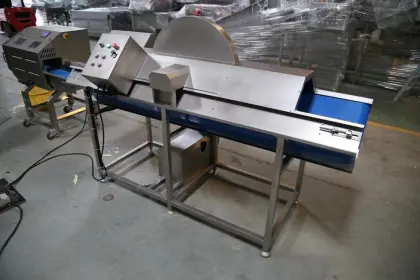 Cabbage Cut Halves Machine