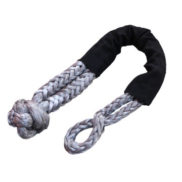 Shackle for towing