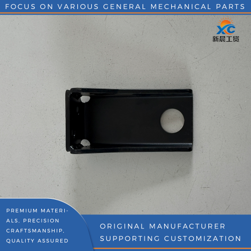 Painel de reforço durável para chassi automotivo