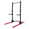 Allenamento in palestra di sollevamento pesi di alimentazione Squat rack