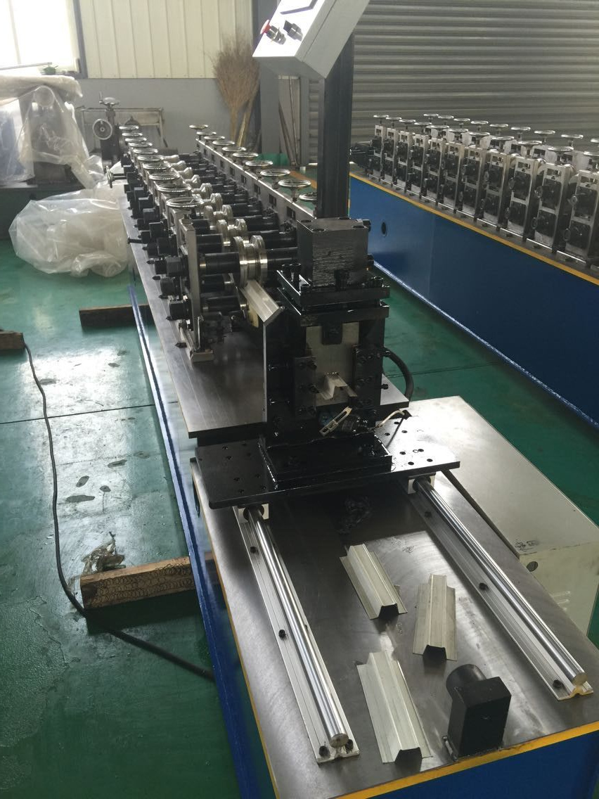 Metal And Galvanized Omega Roll Forming Machine