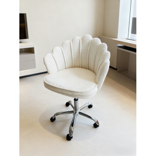 Silla giratoria tapizada moderna para oficina y hogar.