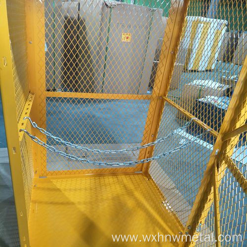 18 Gas cylinder storage cage