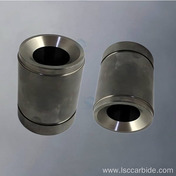 Bottom sleeves for directional drilling tool