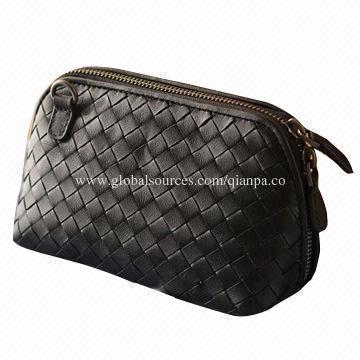 Fashion woven pattern PU cosmetic bag, measures 17*11*8cm