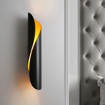 Modern Black Metal Wall Lamp for Indoor Hotel Decoration
