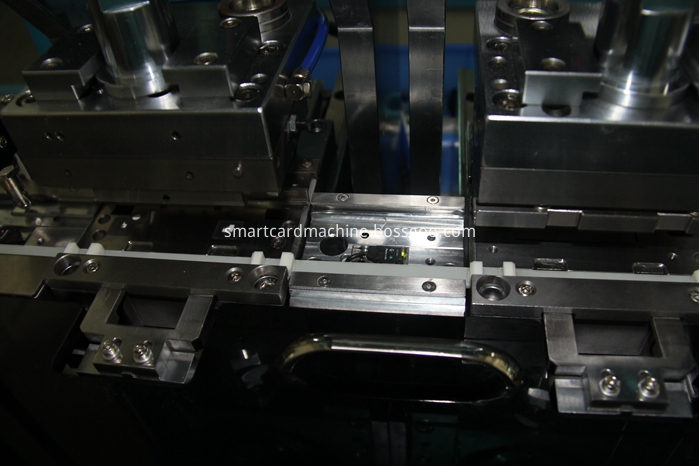 Detail Of Irregular Smart Card Punching Machine