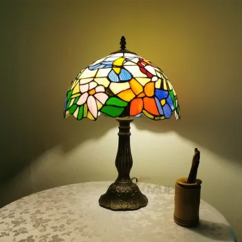Customizable 12 Inch Antique Stained Glass Tiffany Table Lamp for Hotel and Bedroom Décor