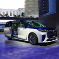 7-seater luxury electric car Voyah Dreamer