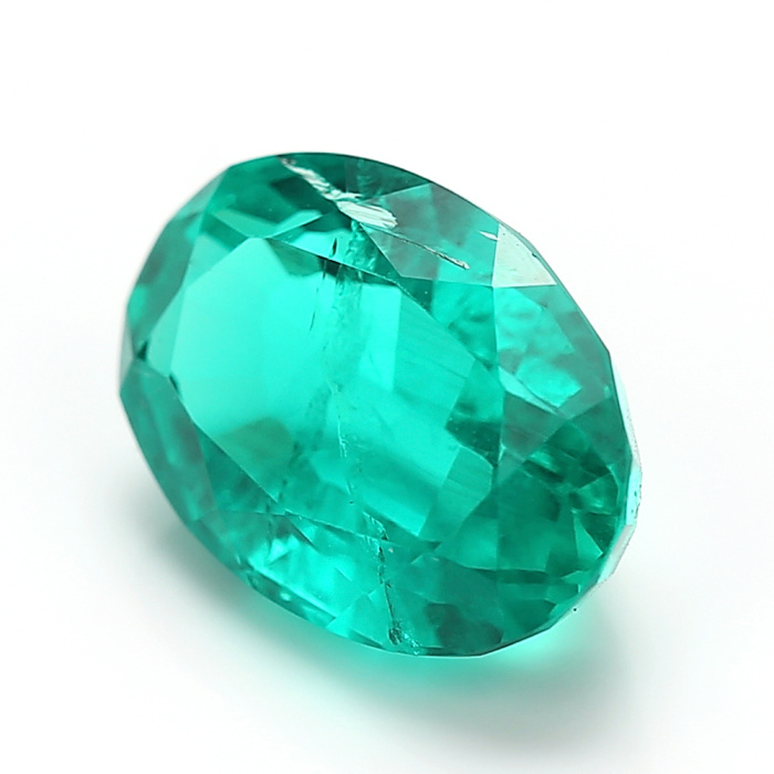 Émeraude colombienne cultivée en laboratoire, taille ovale 9x13