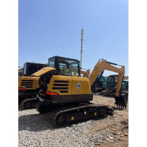 Патрыманы кар'ерны экскаватар SY6C у добрым стане