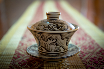 Cover bowl with underglaze color painting in Jizhou kiln