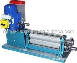 Chinese beeswax foundation machine, automatic beeswax foundation embossing machine