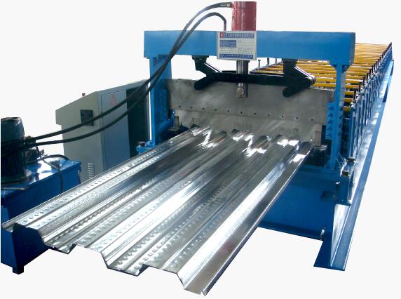 Floor decking roll forming machine