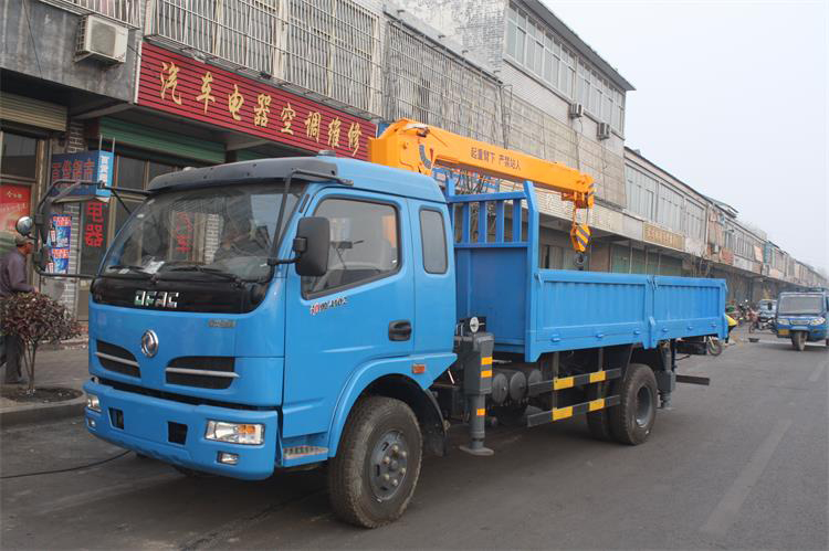 10t Crane Truck Sino Chassis