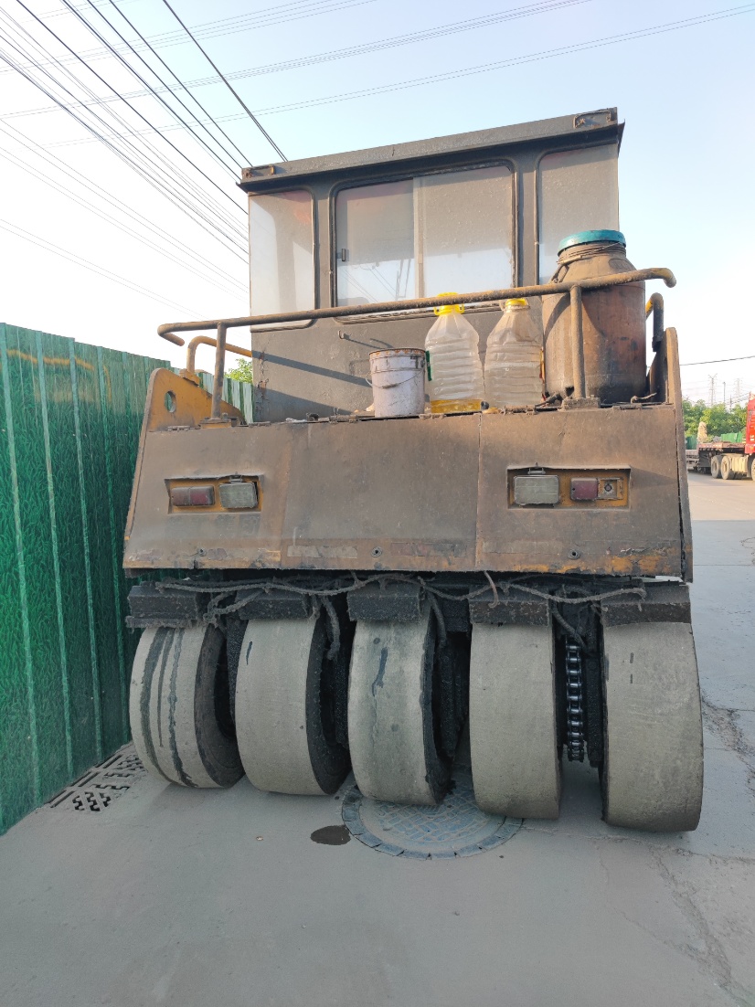 XCMG XP302 30 ton Tyre Road roller