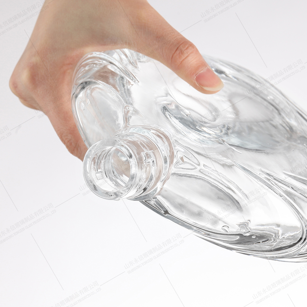 Luxury high quality glass whiskey bottles exporter