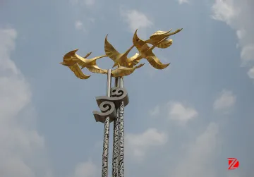 stainless steel birds statue