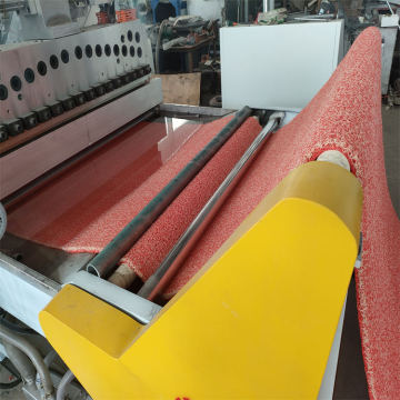 PVC -Spulenmatte und Teppichproduktionsausrüstung: Home -Spinneret Machine mit Getriebe für Baustoffe Industrie